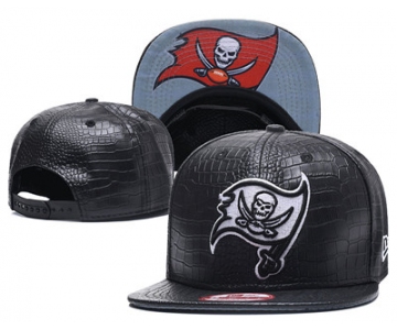 NFL Tampa Bay Buccaneers Team Logo Black Snapback Adjustable Hat S01